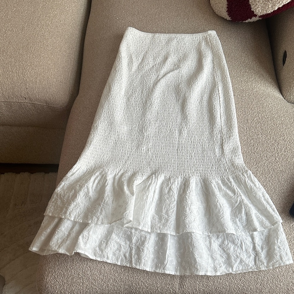 Abercrombie & Fitch White Midi Skirt with Ruffle Hem